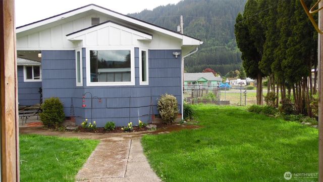 145 Collar Avenue, Morton, WA 98356