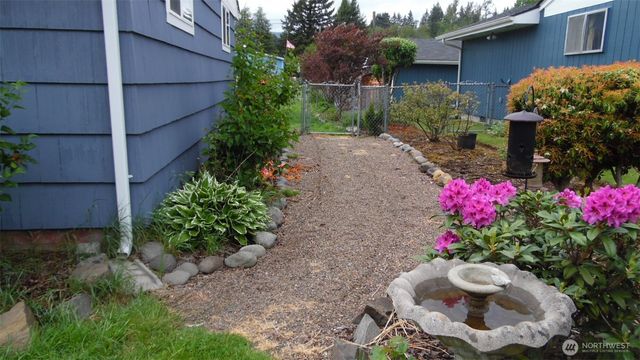 145 Collar Avenue, Morton, WA 98356