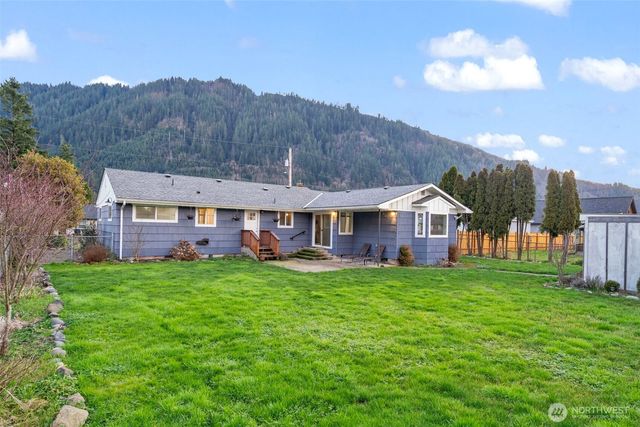 145 Collar Avenue, Morton, WA 98356