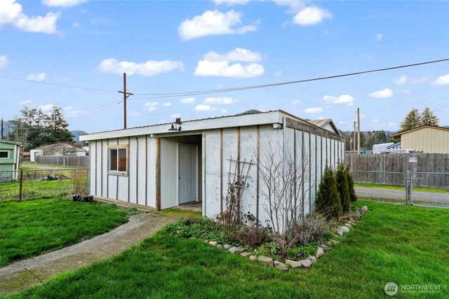 145 Collar Avenue, Morton, WA 98356