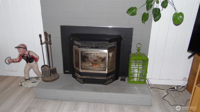 145 Collar Avenue, Morton, WA 98356