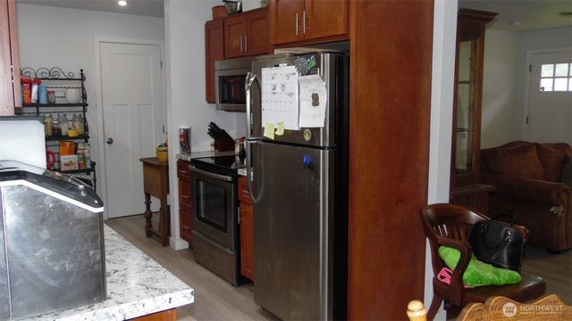 145 Collar Avenue, Morton, WA 98356