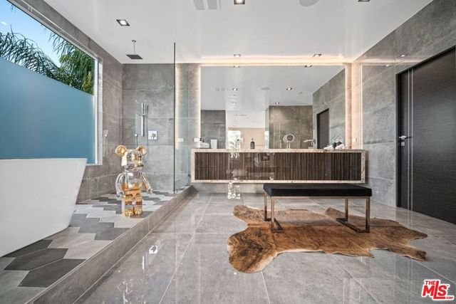 11241 Blix Street, Toluca Lake, CA 91602