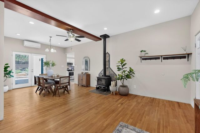 1206 Dartmouth Drive NE, Albuquerque, NM 87106