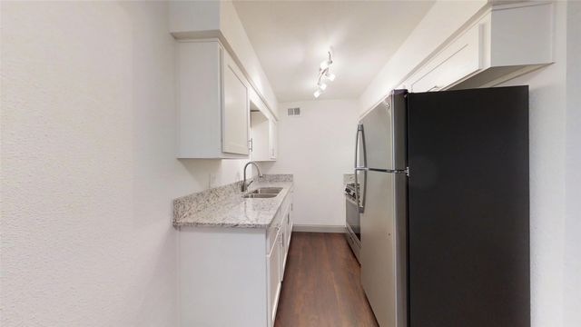 404 E 9th Street 4-208, Dallas, TX 75203