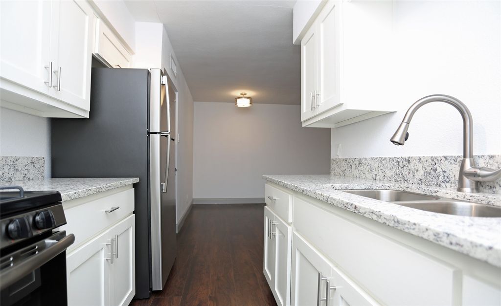 404 E 9th Street 4-208, Dallas, TX 75203