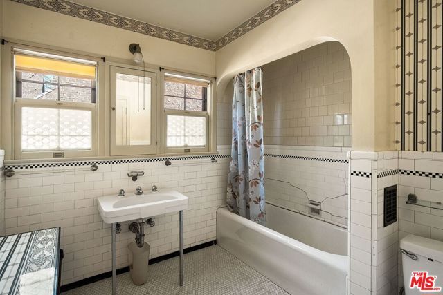 1902 Georgina Avenue, Santa Monica, CA 90402