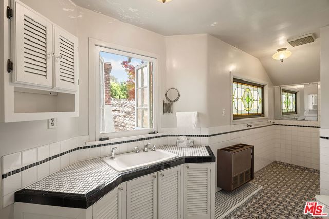 1902 Georgina Avenue, Santa Monica, CA 90402