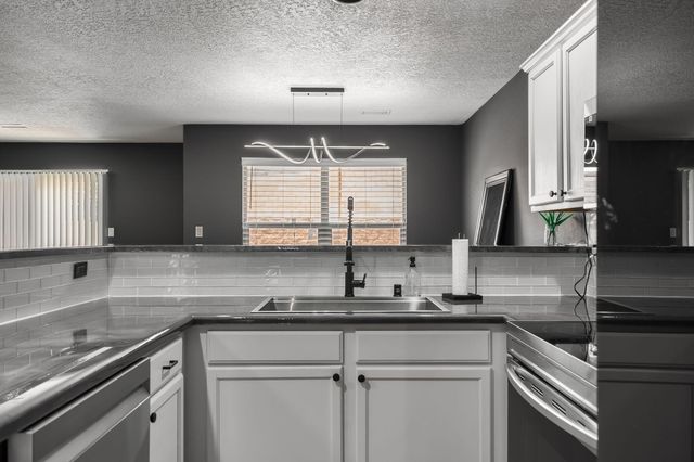 5035 Ojos Azul Court NW, Albuquerque, NM 87120