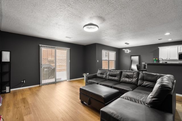 5035 Ojos Azul Court NW, Albuquerque, NM 87120