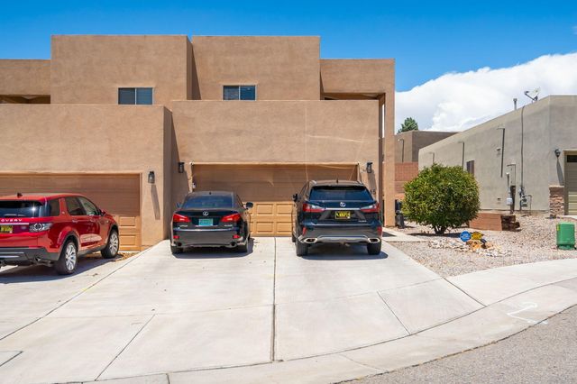 5035 Ojos Azul Court NW, Albuquerque, NM 87120
