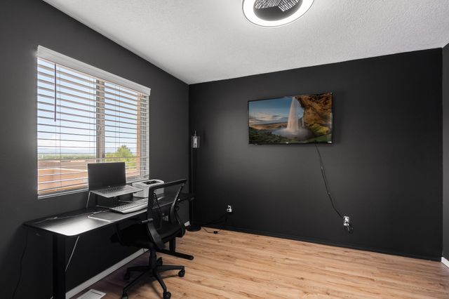 5035 Ojos Azul Court NW, Albuquerque, NM 87120