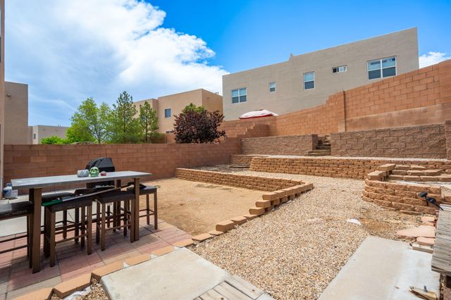 5035 Ojos Azul Court NW, Albuquerque, NM 87120
