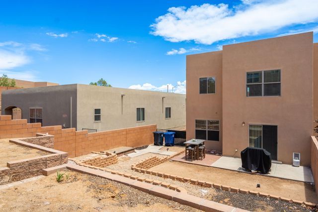 5035 Ojos Azul Court NW, Albuquerque, NM 87120