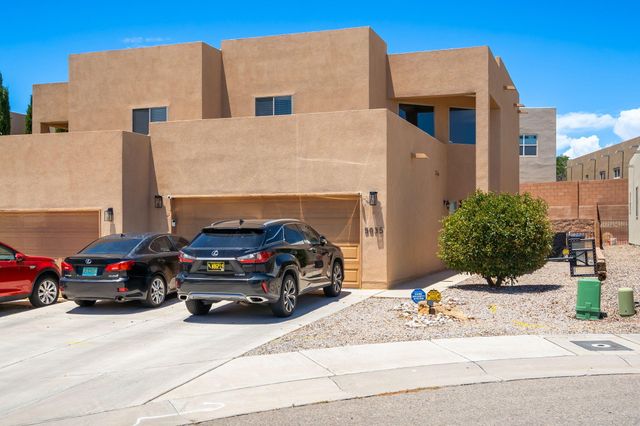 5035 Ojos Azul Court NW, Albuquerque, NM 87120