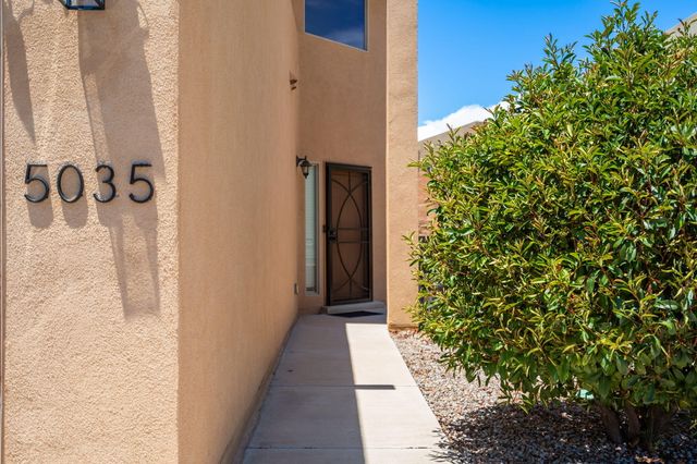 5035 Ojos Azul Court NW, Albuquerque, NM 87120