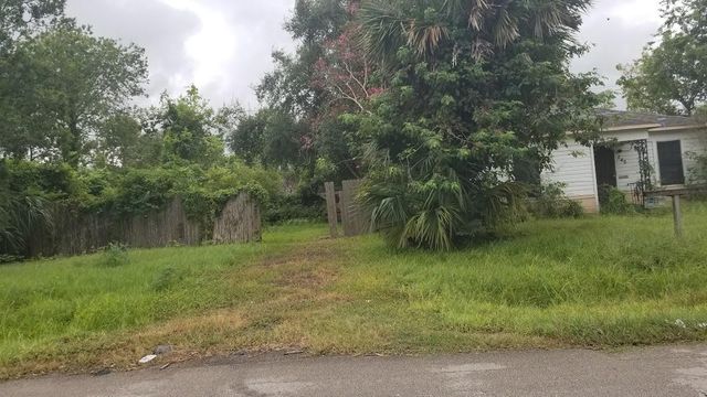 250 N Carolina Street, Houston, TX 77029