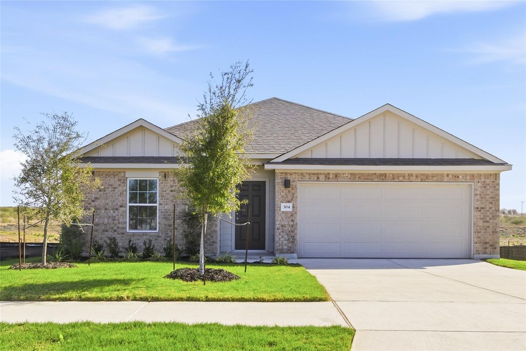 304 Joyful LN, San Marcos, TX 78666