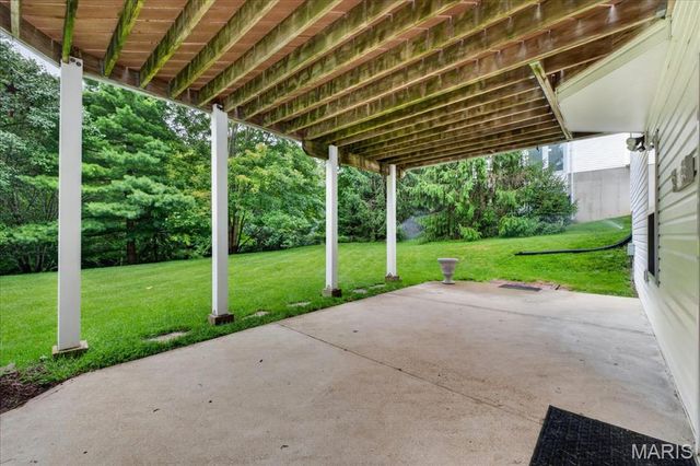 1223 Polo Lake Drive, Ellisville, MO 63021