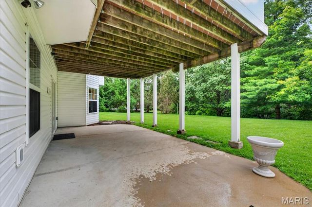 1223 Polo Lake Drive, Ellisville, MO 63021