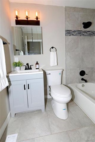 7 Barbre Court, St Louis, MO 63119