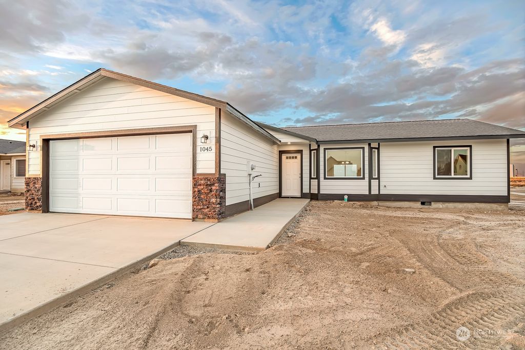 933 P Street SW, Quincy, WA 98848