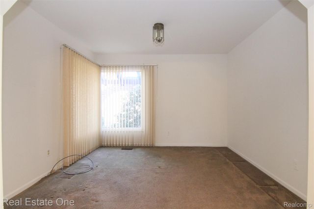 4458 Southmoor Lane, West Bloomfield Charter Township, MI 48323