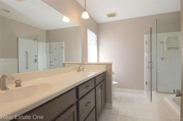 4458 Southmoor Lane, West Bloomfield Charter Township, MI 48323