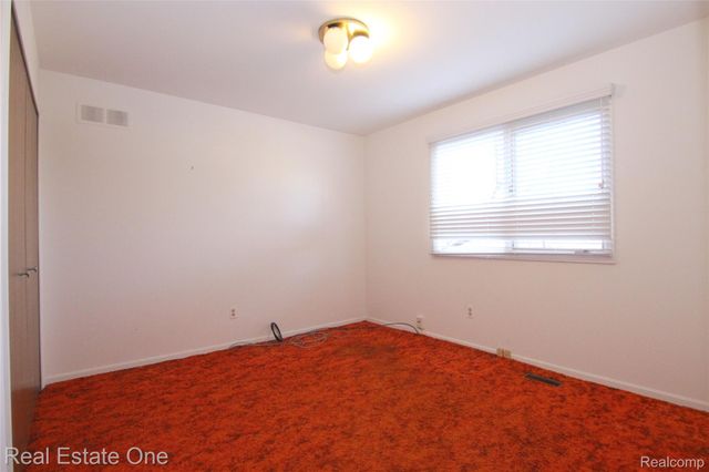 4458 Southmoor Lane, West Bloomfield Charter Township, MI 48323