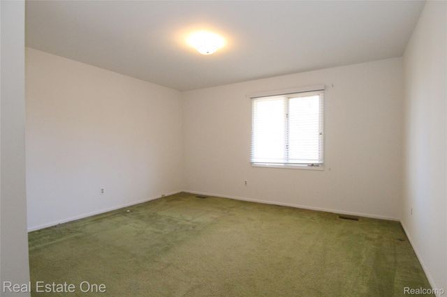 4458 Southmoor Lane, West Bloomfield Charter Township, MI 48323