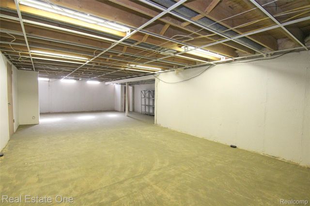 4458 Southmoor Lane, West Bloomfield Charter Township, MI 48323