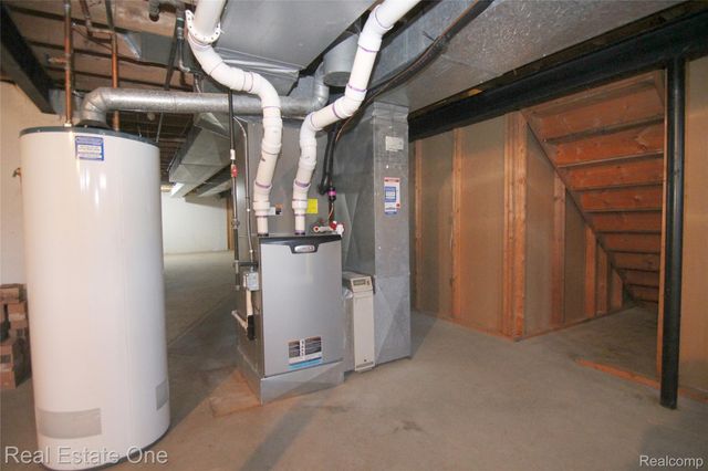 4458 Southmoor Lane, West Bloomfield Charter Township, MI 48323