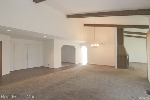 4458 Southmoor Lane, West Bloomfield Charter Township, MI 48323