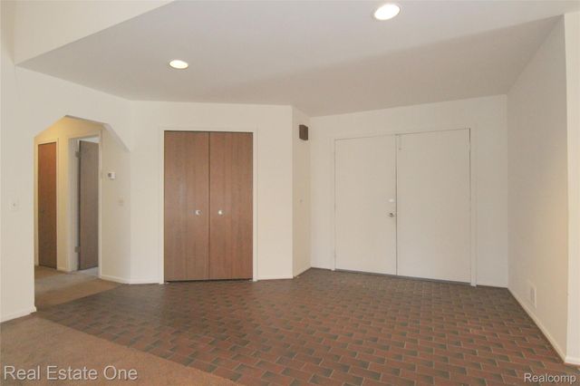 4458 Southmoor Lane, West Bloomfield Charter Township, MI 48323