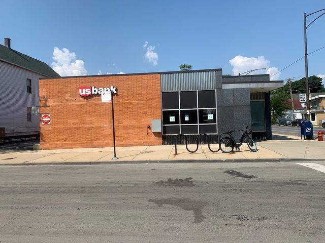 8300 S Marquette Avenue, Chicago, IL 60617