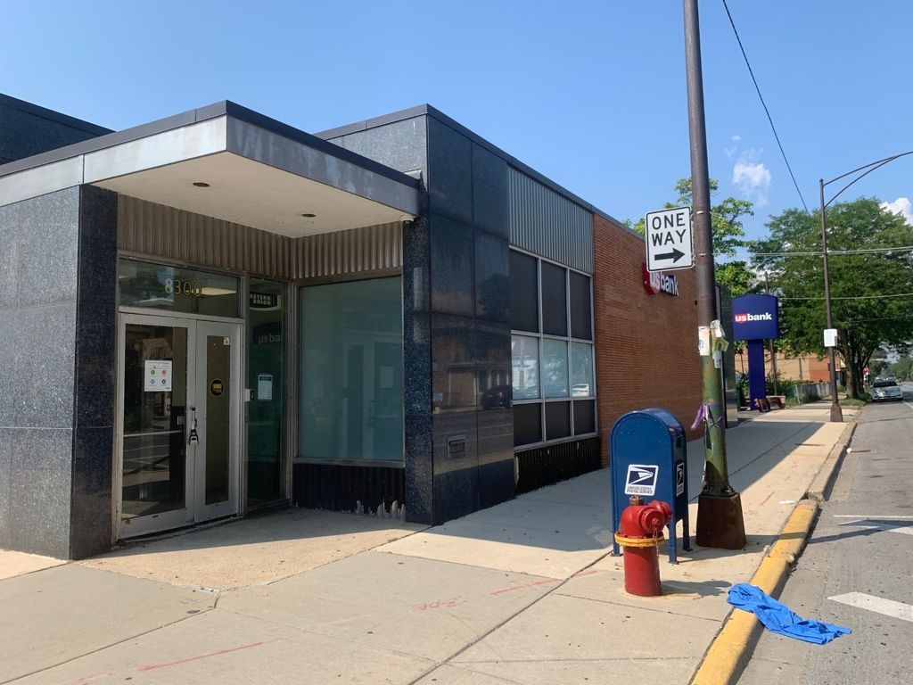 8300 S Marquette Avenue, Chicago, IL 60617