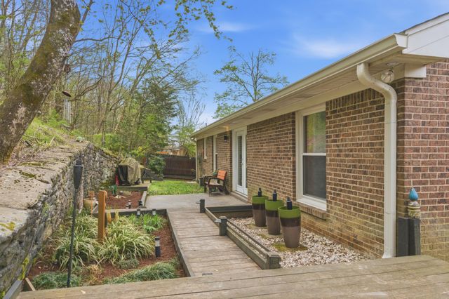 557 Holt Valley Rd, Nashville, TN 37221