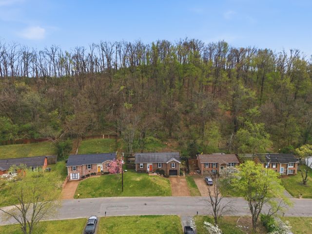 557 Holt Valley Rd, Nashville, TN 37221