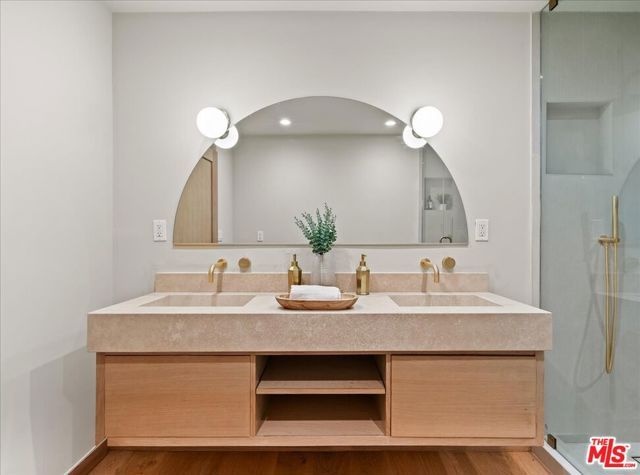 14537 Hesby Street, Sherman Oaks, CA 91403