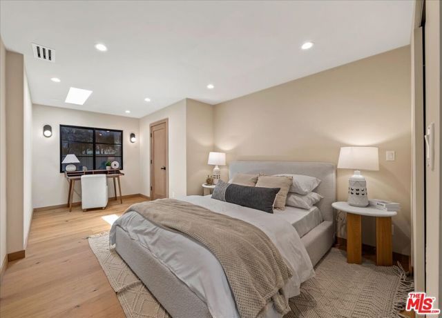 14537 Hesby Street, Sherman Oaks, CA 91403