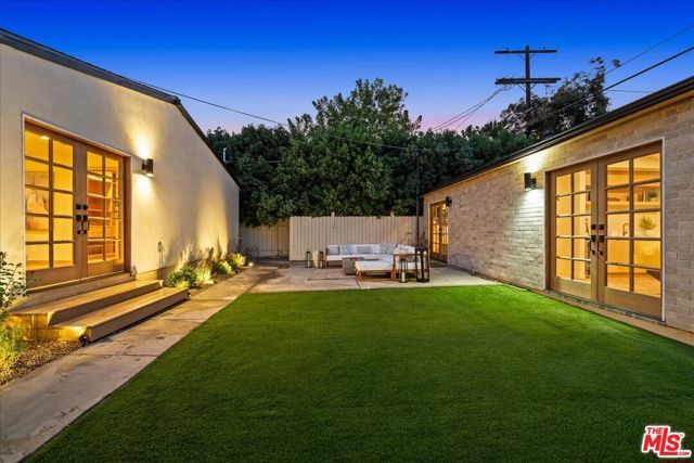 14537 Hesby Street, Sherman Oaks, CA 91403