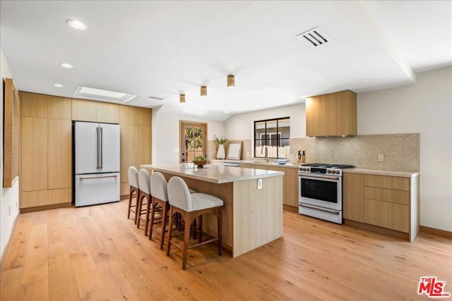 14537 Hesby Street, Sherman Oaks, CA 91403