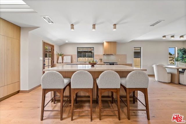 14537 Hesby Street, Sherman Oaks, CA 91403