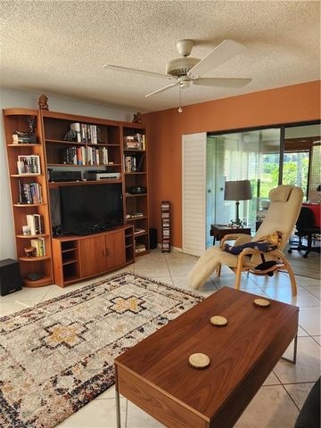 1629 Spoonbill LN 1629-A, Naples, FL 34105