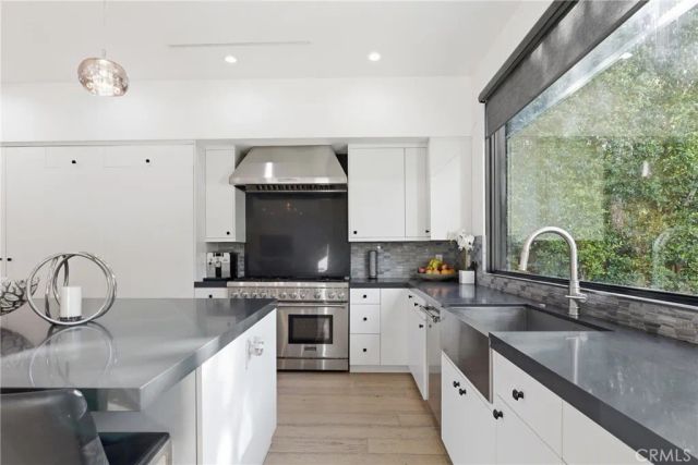 4545 Stern Avenue, Sherman Oaks, CA 91423