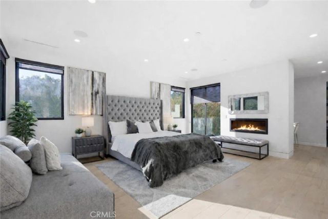 4545 Stern Avenue, Sherman Oaks, CA 91423