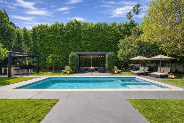 4545 Stern Avenue, Sherman Oaks, CA 91423