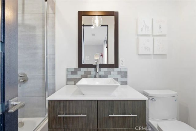 4545 Stern Avenue, Sherman Oaks, CA 91423