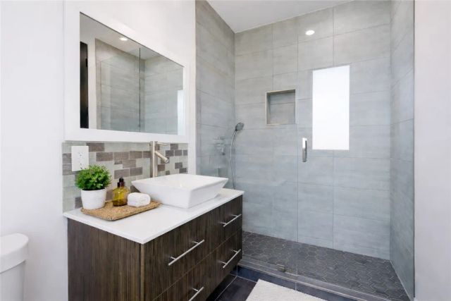 4545 Stern Avenue, Sherman Oaks, CA 91423