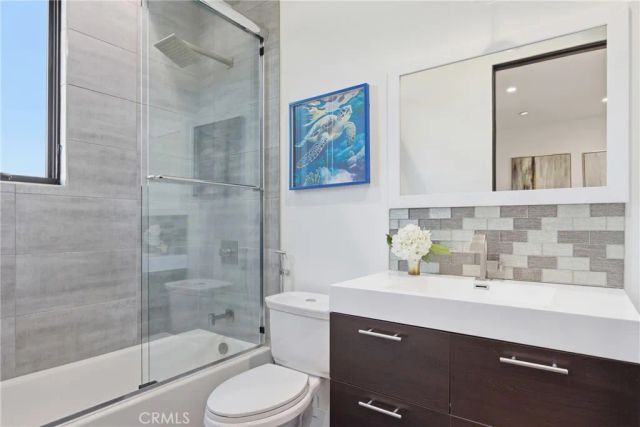 4545 Stern Avenue, Sherman Oaks, CA 91423